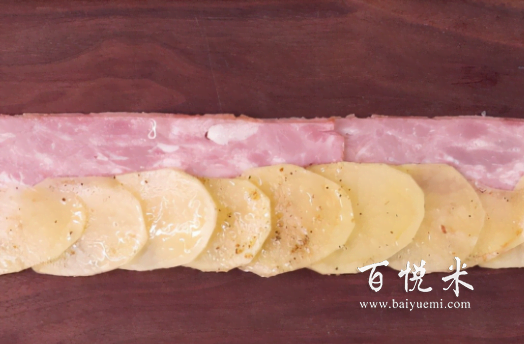 好看又好吃的土豆培根玫瑰卷，葷素搭配，焦香味美，家人都愛吃